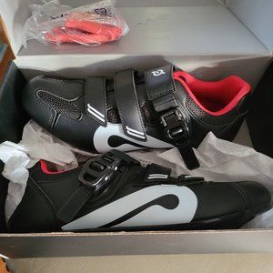 Brand New Peloton Cycling Shoes